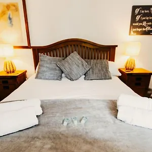  Holiday home Friars Bush House - Stunning 4 Bedroom Detached House In Exclusive Queens Quarter Luxury Centre United Kingdom